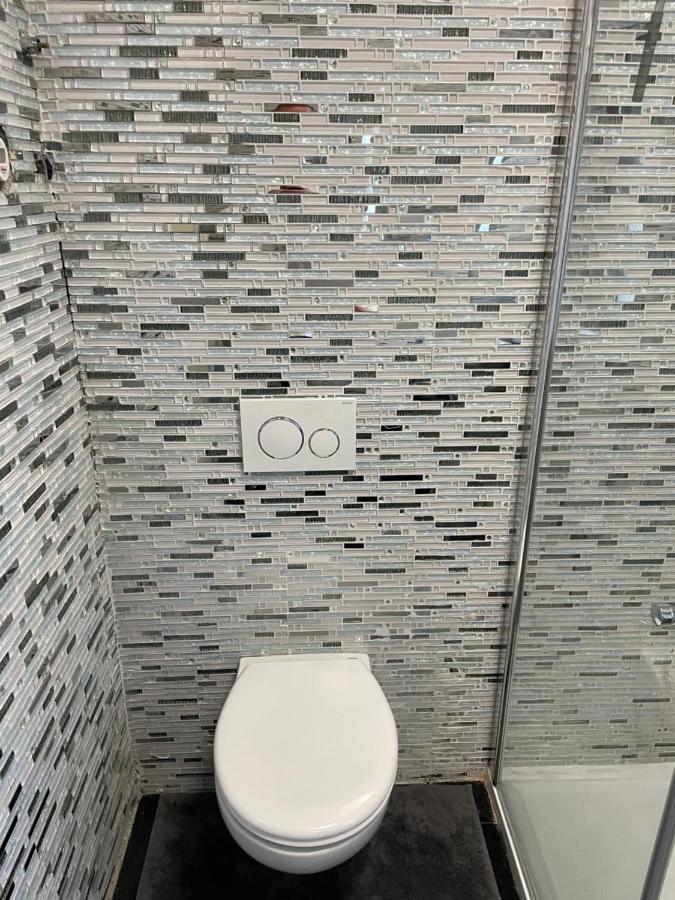 Zimmer Im Herzen Von Durlach Karlsruhe Bagian luar foto
